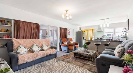 Large family home with plenty of space for the kids - Photo 2