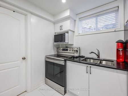 For Lease - 17 Dorchester Drive, Toronto, Ontario - Photo 2