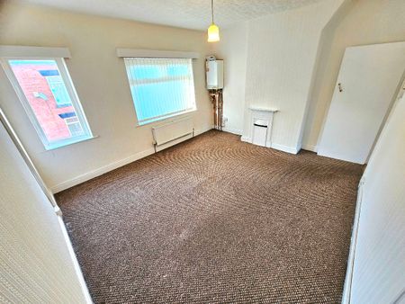 Hollinhall Street, Greenacres, Oldham, OL4 - Photo 5