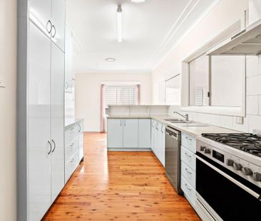 Well Maintained Family Home - Photo 1