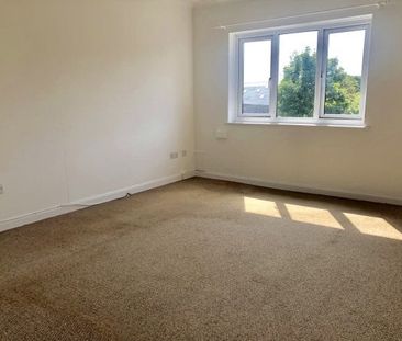 St Michaels Close, Plymouth, PL1 - Photo 2