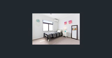 Stunning 3-Bedroom Townhouse in Prime Location! - Photo 4