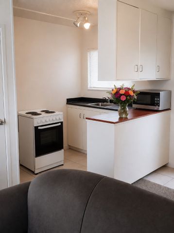 Property Management72 Kitchener Road, Milford - Apartment for Rent - Photo 2