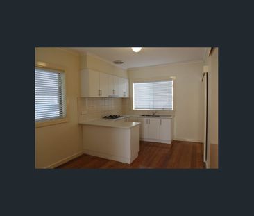 Bright, Sun-Filled 3-Bedroom Home - Photo 5