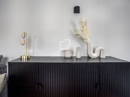 Excellent 1 Bedroom apartment for rent in Sol, Madrid - Photo 2