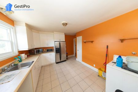 2495 4e avenue - Photo 2