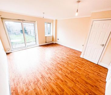 4 bedroom terraced house to rent - Photo 1