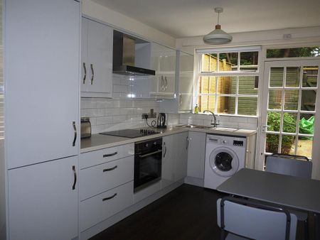 4a Windsor Close, Belfast BT9 6FG - Photo 5