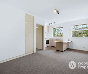 One bedroom living in Caulfield! - Photo 1