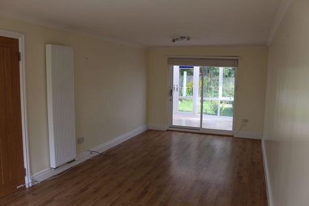 3 bedroom semi-detached house to rent - Photo 2