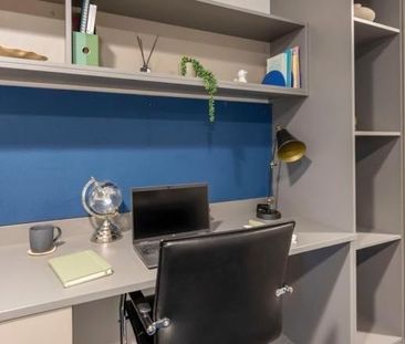 Studio Flat, Compass, B7 - Photo 1