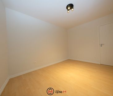 APPARTEMENT OP HET EERSTE VERDIEP MET VEEL LICHTINVAL IN BILZEN - Photo 5