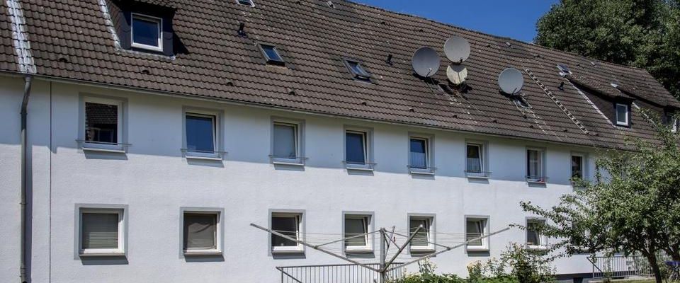 Dachgeschosswohnung, 2 Zimmer mit Wannenbad, Bezugsfertig - Foto 1