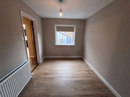 3 bedroom semi-detached house to rent - Photo 4