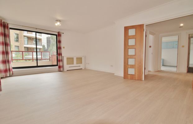 Regent House, Windsor Way, Hammersmith, London, W14 - Photo 1