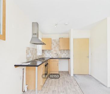 2 bedroom maisonette to rent - Photo 5