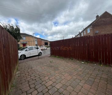 2 bedroom semi-detached house to rent - Photo 5