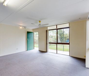 Spacious Family Home in Kelso - Photo 2