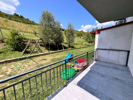 Apartament 3 camere renovat complet cu garaj Valea Garboului - Photo 2