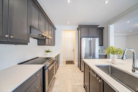 For Lease - 166 Fowley Drive, Oakville, Ontario - Photo 4