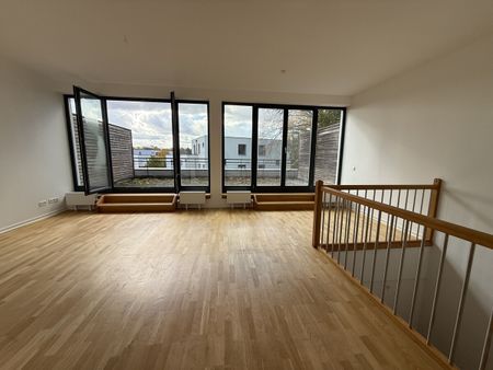 Attraktives RMH mit Terrasse, Garten und Dachstudio ***2 Balkone***EBK***GWC*** - Photo 3