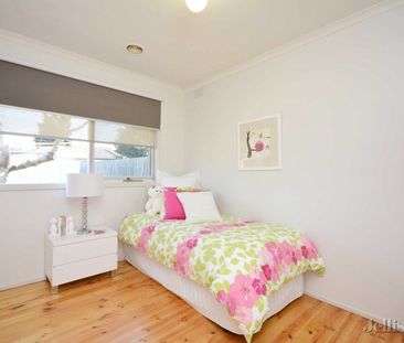 85 Carrick Drive, Gladstone Park - Photo 2