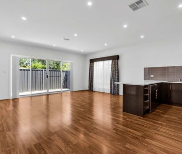 Stunning House in Premier Location! - Photo 3