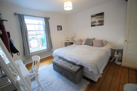2 bedroom terraced house to rent - Photo 4