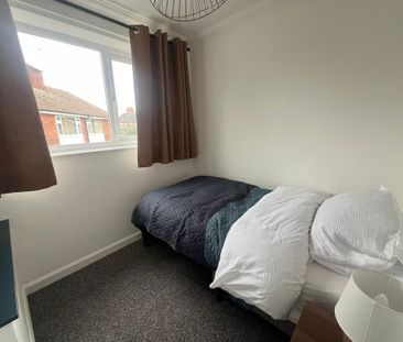 3 bedroom semi-detached house to rent - Photo 5
