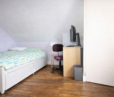 2 bedroom end of terrace house to rent - Photo 2