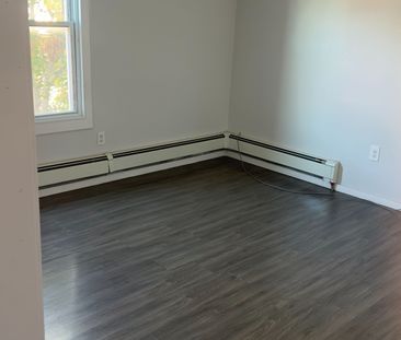 For Lease - 108 Queenston Street Unit# 2, St. Catharines, Ontario - Photo 6