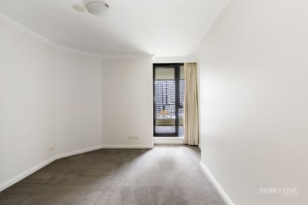 RECENTLY UPDATED APARTMENT | Unfurnished - Photo 3