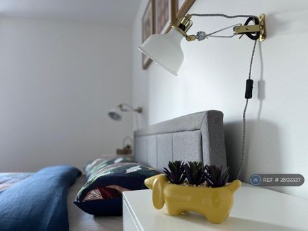 2 bedroom flat to rent - Photo 4