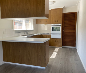 34 Sainsbury Avenue, Greensborough, VIC - Photo 3