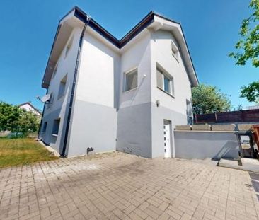 RentHub | Veľkorysý 8-izbový rodinný dom | 292 m² | pozemok 800 m² I - Fotografia 3