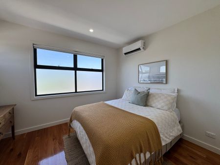 Modern and Stunning&colon; Your New Home in Braybrook - Photo 4