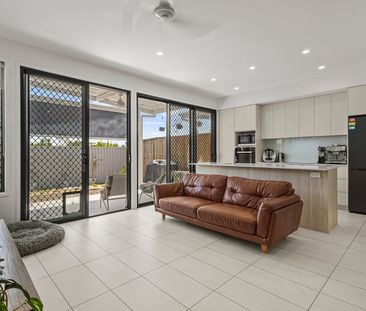 Modern 3-Bedroom Townhouse – Carefree Coastal Living in Little Moun... - Photo 4