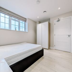 Studio Flat, Gunnersbury Avenue, W5 - Photo 2