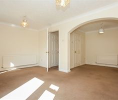 3 bedroom house to rent The Spinney, Bar Hill, Cambridge, CB23 - Photo 3