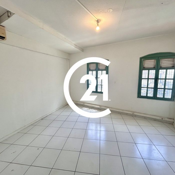 Location Appartement 78.89m² 3 pièces Fort de france - Photo 1