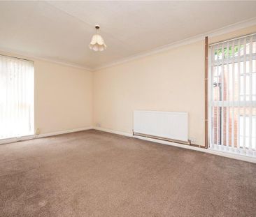 2 bedroom maisonette to rent - Photo 1