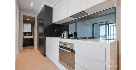 Fully Furnished - Prime Location, Unmatched Convenience Apartment at Level 58 ! - Photo 4