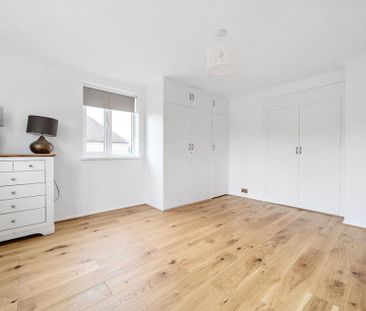 3 bedroom flat to rent - Photo 6