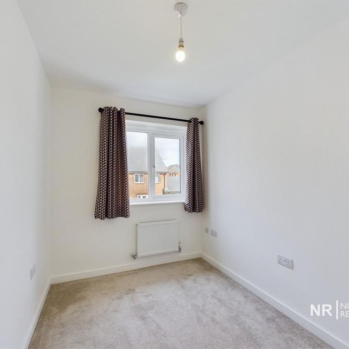 3 bedroom semi-detached house to rent - Photo 1