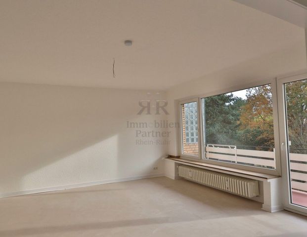 Schöne, helle renovierte Wohnung mit modernem Badezimmer und Balkon. - Photo 1