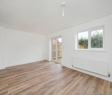 4 bedroom townhouse to rent - Photo 2