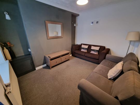 House - Terraced For Rent Meadow Street, Pontypridd - Photo 1