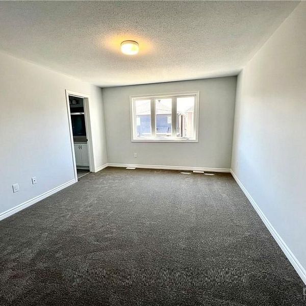 For Lease - 754 DERREEN Avenue, Stittsville - Munster - Richmond, Ontario - Photo 1