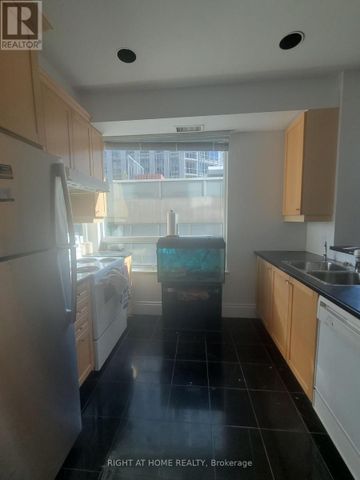 For Lease - 102 Bloor Street Unit# 809, Toronto, Ontario - Photo 3