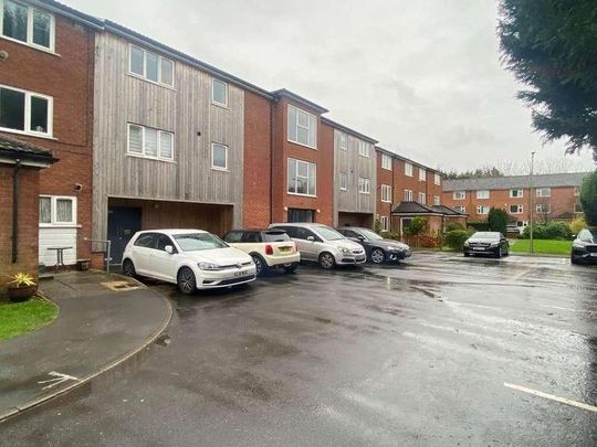 Gillbent Road, Cheadle Hulme, Cheadle, SK8 - Photo 1